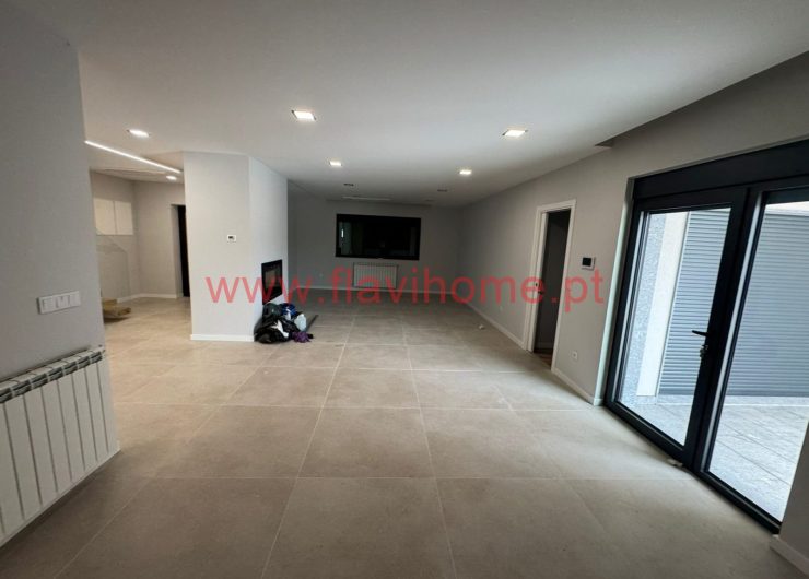 76e8db7f-df18-4c0d-be75-dc72c9a935e3-1-1600x1200